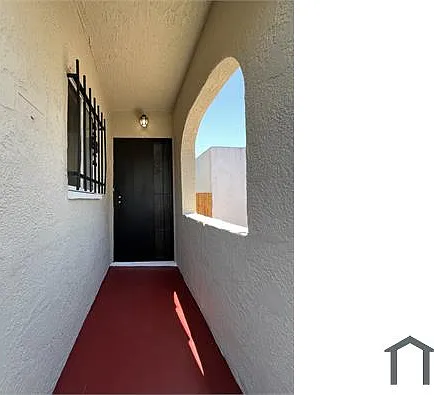 2915 W Florence Ave — Photo 2