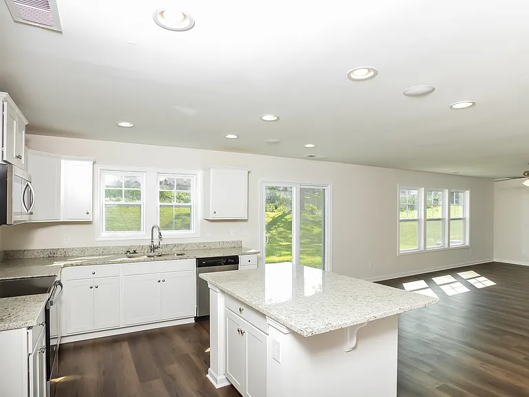 1021 Winter Way — Photo 4
