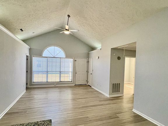 3rd image of 4411 Jasmine Cove Way