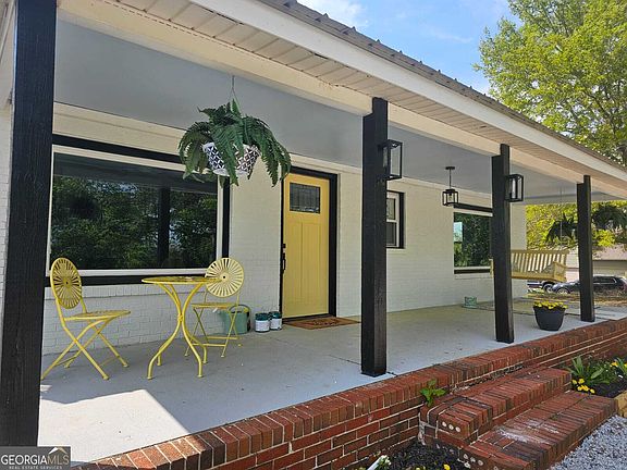 2nd image of 1015 Sid Hunter Rd