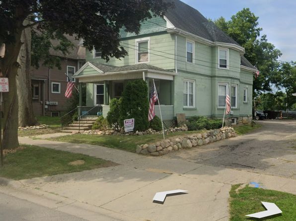 106 4th St #2