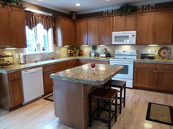 4th image of 9203 NE 84th Ct