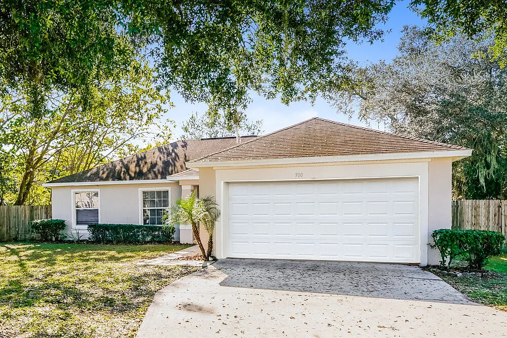 4 bed, 2.0 bath, 1458 sqft, $2,990 — Photo 1
