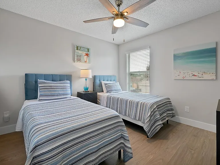 408 Jaybee Ave — Photo 36