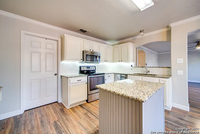 124 Latigo Ln — Photo 5