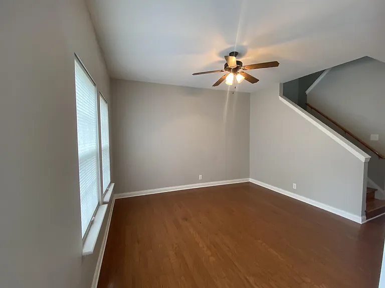 355 Vineland Place Dr — Photo 2