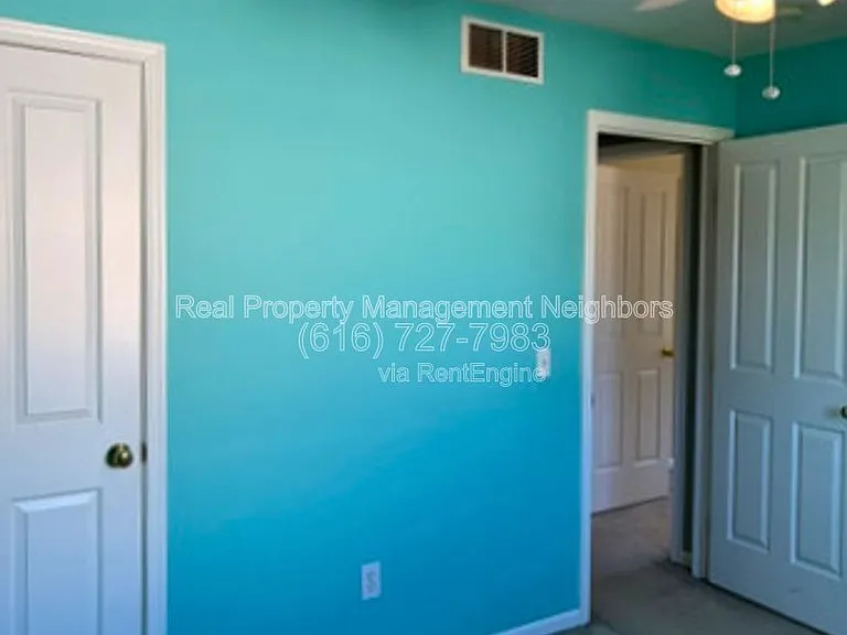 1636 Northbend Dr NE — Photo 6