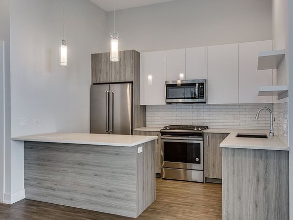 4th image of 1023 N Ashland Ave APT 403