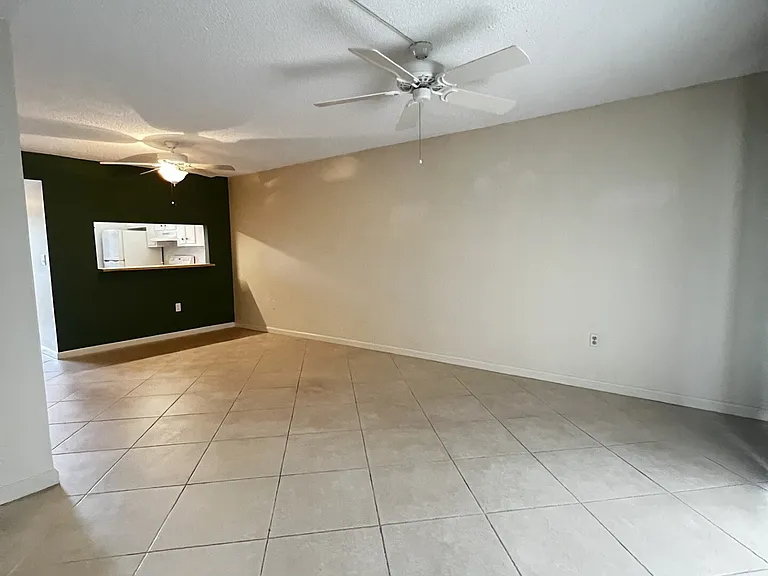 9301 Central Park Dr #102 — Photo 4