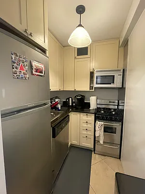 Rented by YKLL LLC | media 10