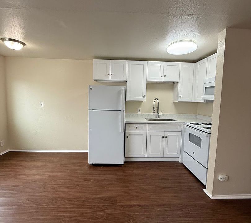 1st image of 224 Harvard Ave E #107