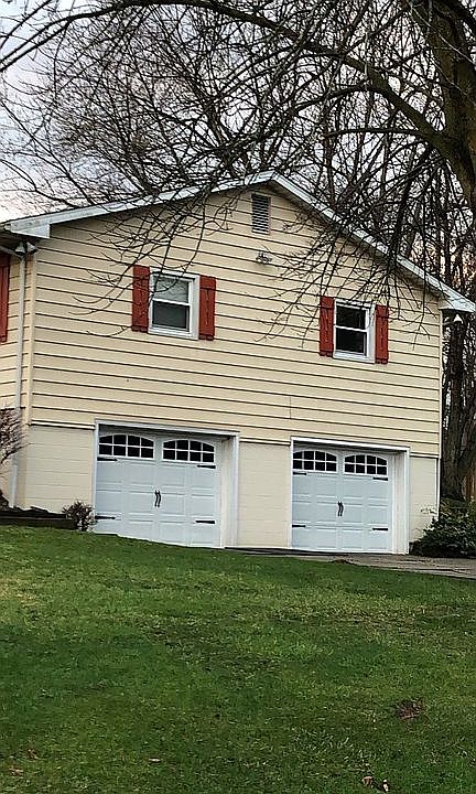 2nd image of 3223 Eileen St