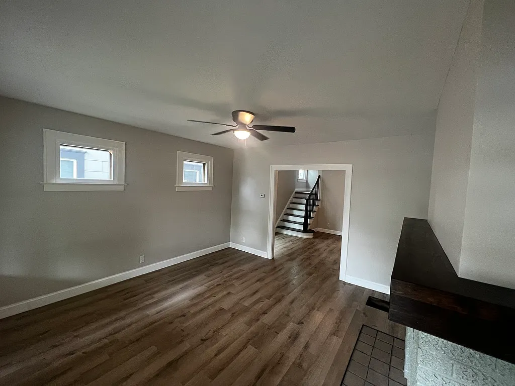 3 bed, 1176 sqft, $1,850 — Photo 2