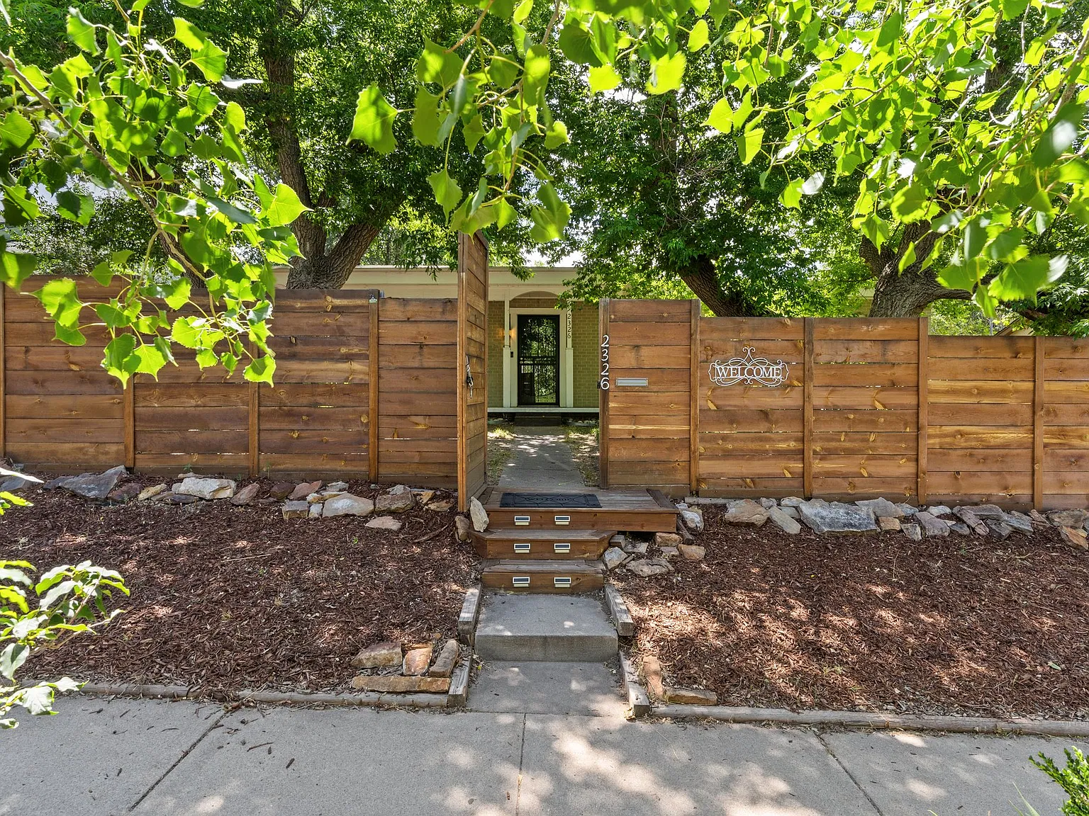 2326 North Meade Avenue - 1 — Photo 3