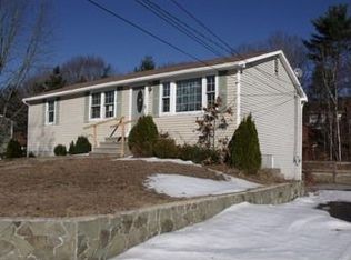 2 Lebouef Ln, Webster, MA 01570