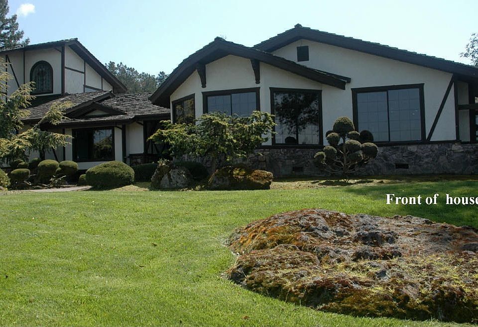 1st image of 4400 Acacia Way