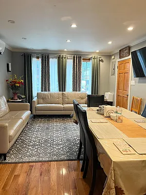 Rented by Halvatzis Realty | media 50