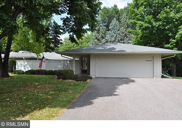 1st image of 4915 Sussex Pl