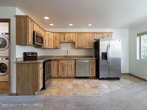 3rd image of 63 Virginian Ln #5