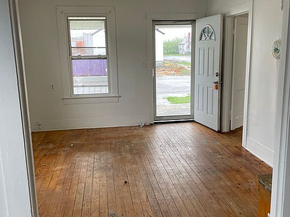 3rd image of 421 Novelty St