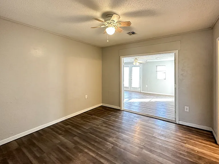 514 NW 94th St — Photo 3