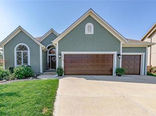 8426 Redbird St, Shawnee, KS 66227