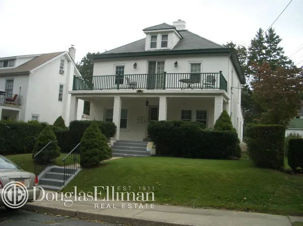 25 Ivy St, Oyster Bay, NY 11771