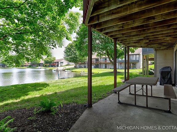 2nd image of 1644 Lakeview Dr