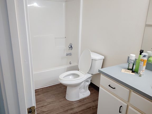 4th image of 2900 22nd Ave APT 14