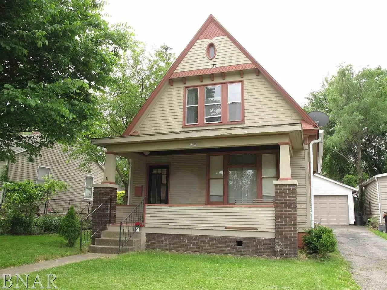 1002 W Front St photo 1