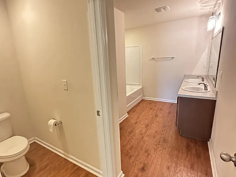 6761 Sandle Dr — Photo 6