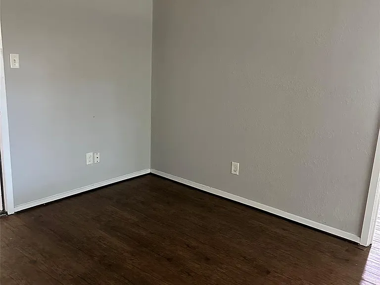 1014 E 23rd St #1 — Photo 3