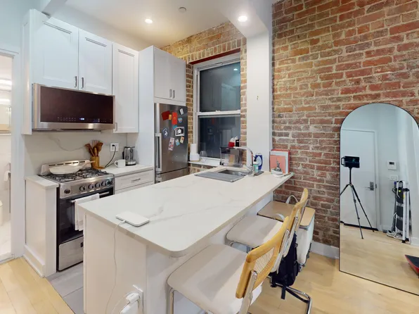 216 East 84th Street image 1 of 9