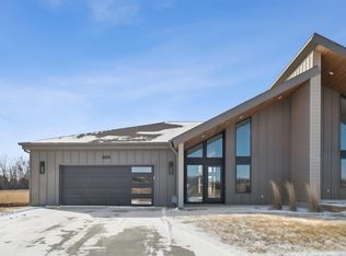 4004 Keagles Xing, Cedar Falls, IA 50613