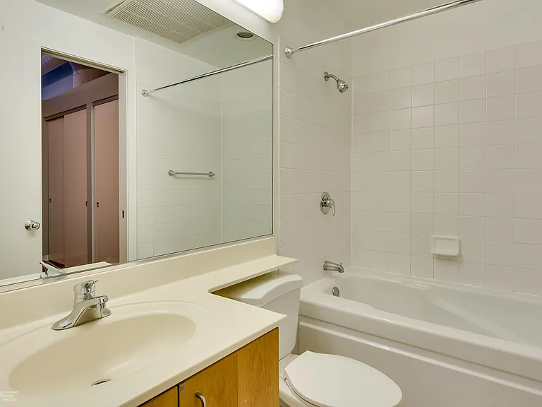 333 W Hubbard St #412 — Photo 15