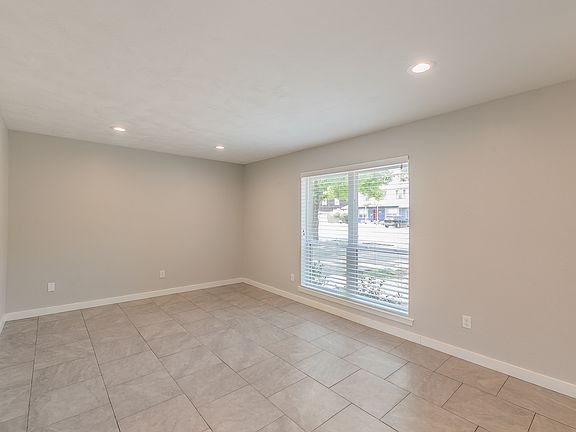 4th image of 1206 Quill Dr