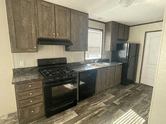 2nd image of 12 Mockingbird Ln #12