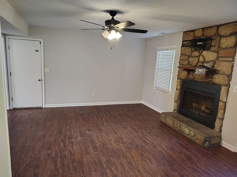 1161 Patrick Dr — Photo 13