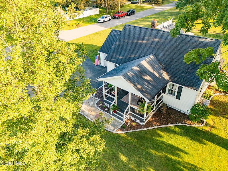 4th image of 22 Pine Road