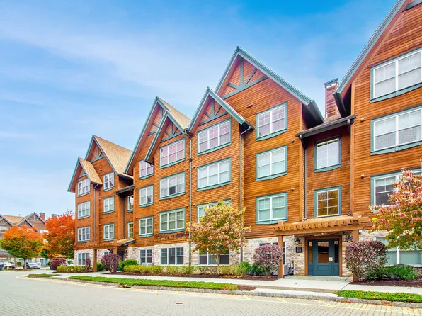 16 Hayestown Road #C205, Danbury, CT 06811