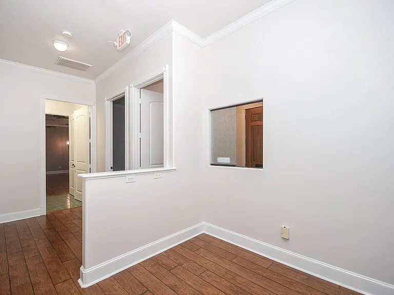 12814 Willow Centre Dr — Photo 4