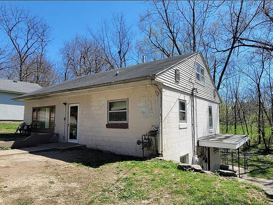 2nd image of 216 Van Buren Ave #B