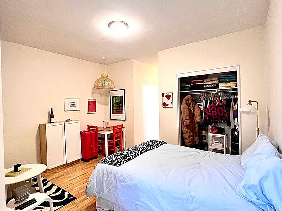 3rd image of 252 W 91st St APT 43
