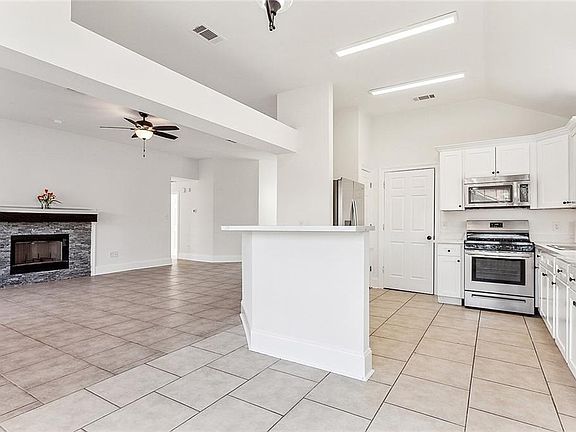 3rd image of 85 Moss Dr