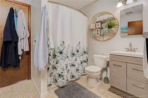 1104 Summer Hill Dr — Photo 11