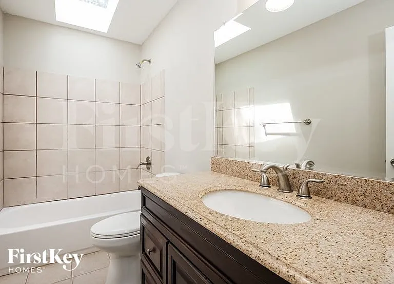 2332 Vanderbilt Dr — Photo 13