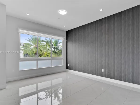 10517 NW 66th St, Doral, FL 33178