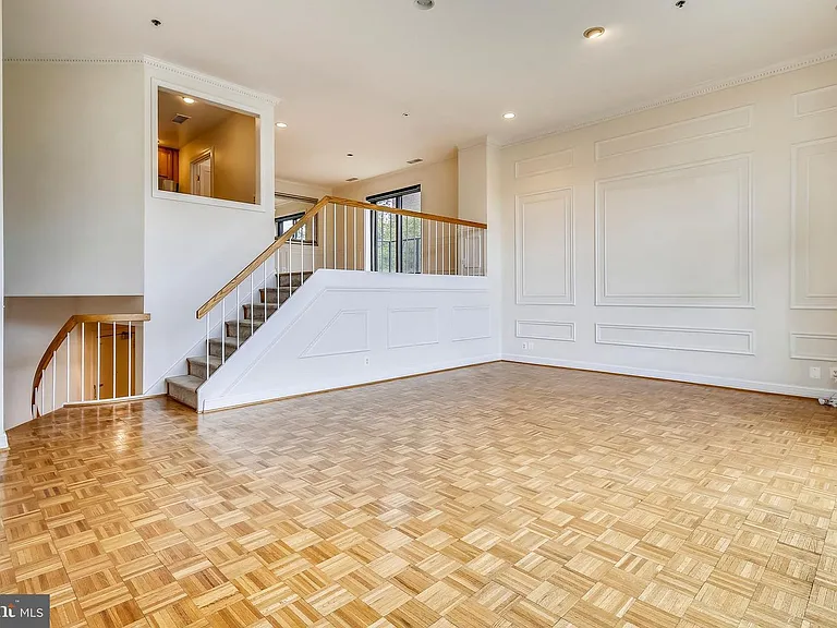 1401 N Oak St #G6 — Photo 6