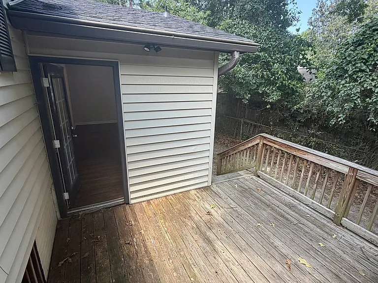 107 Stanley Ter — Photo 35