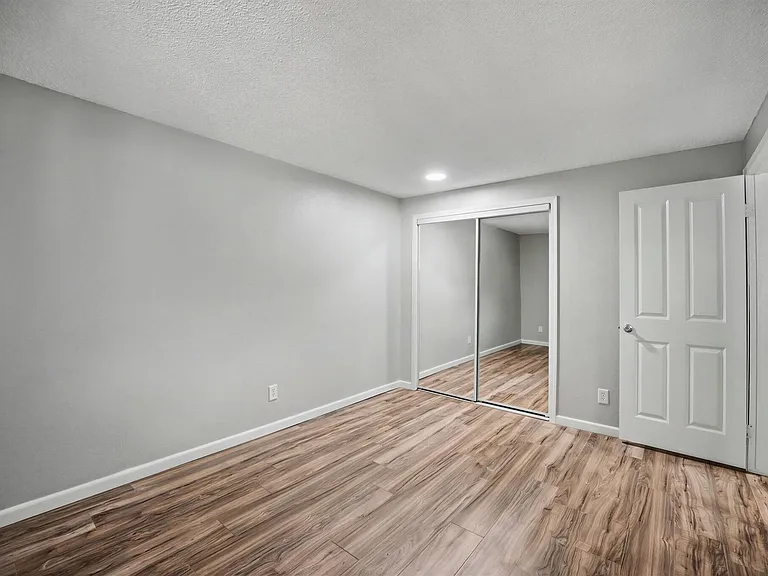 River Court Apartments - Updated Units With A View! — Photo 21
